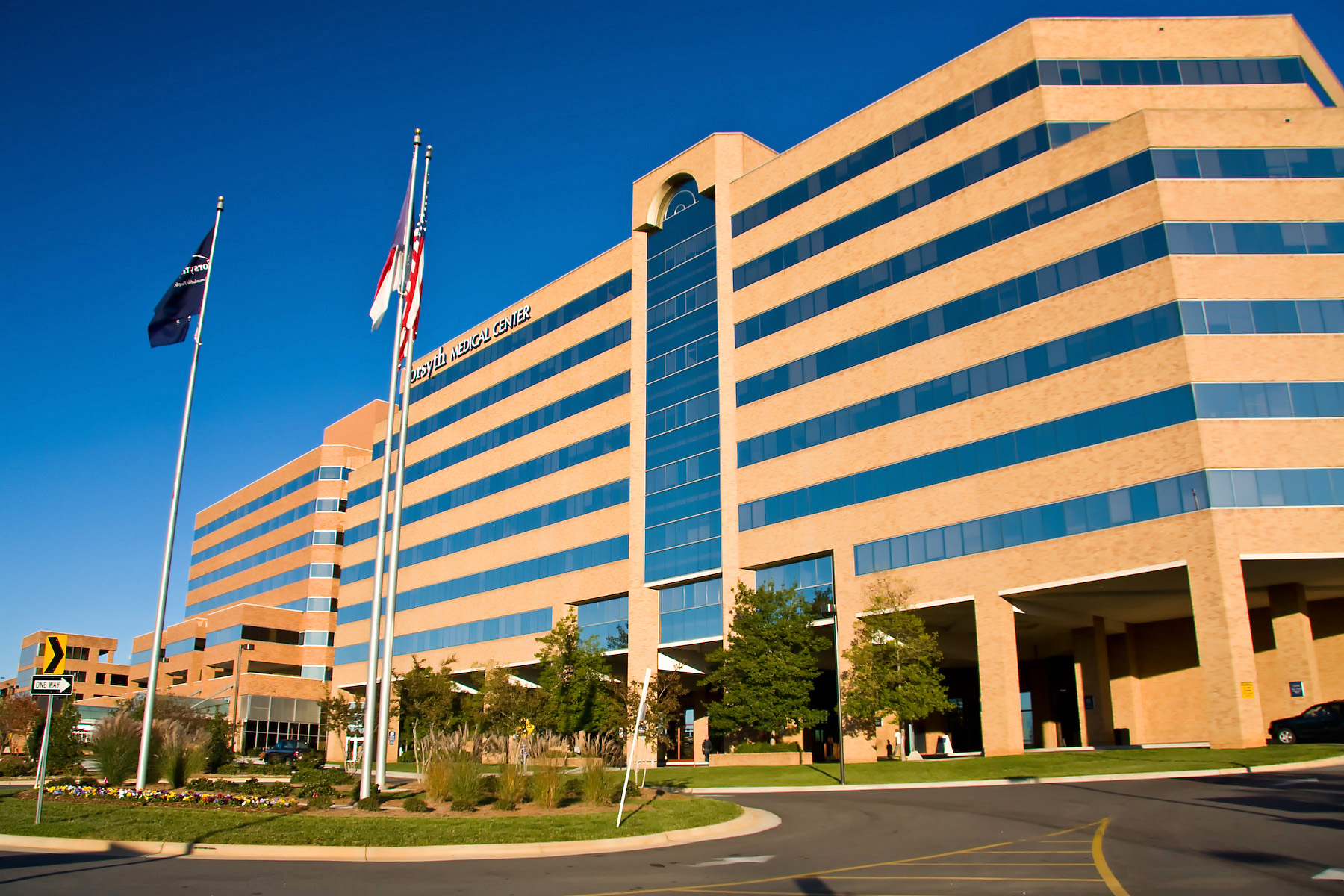 Medical center. Здание ночной госпиталь. Boston Medical Center. Форсис. USA Essex Medical Center.